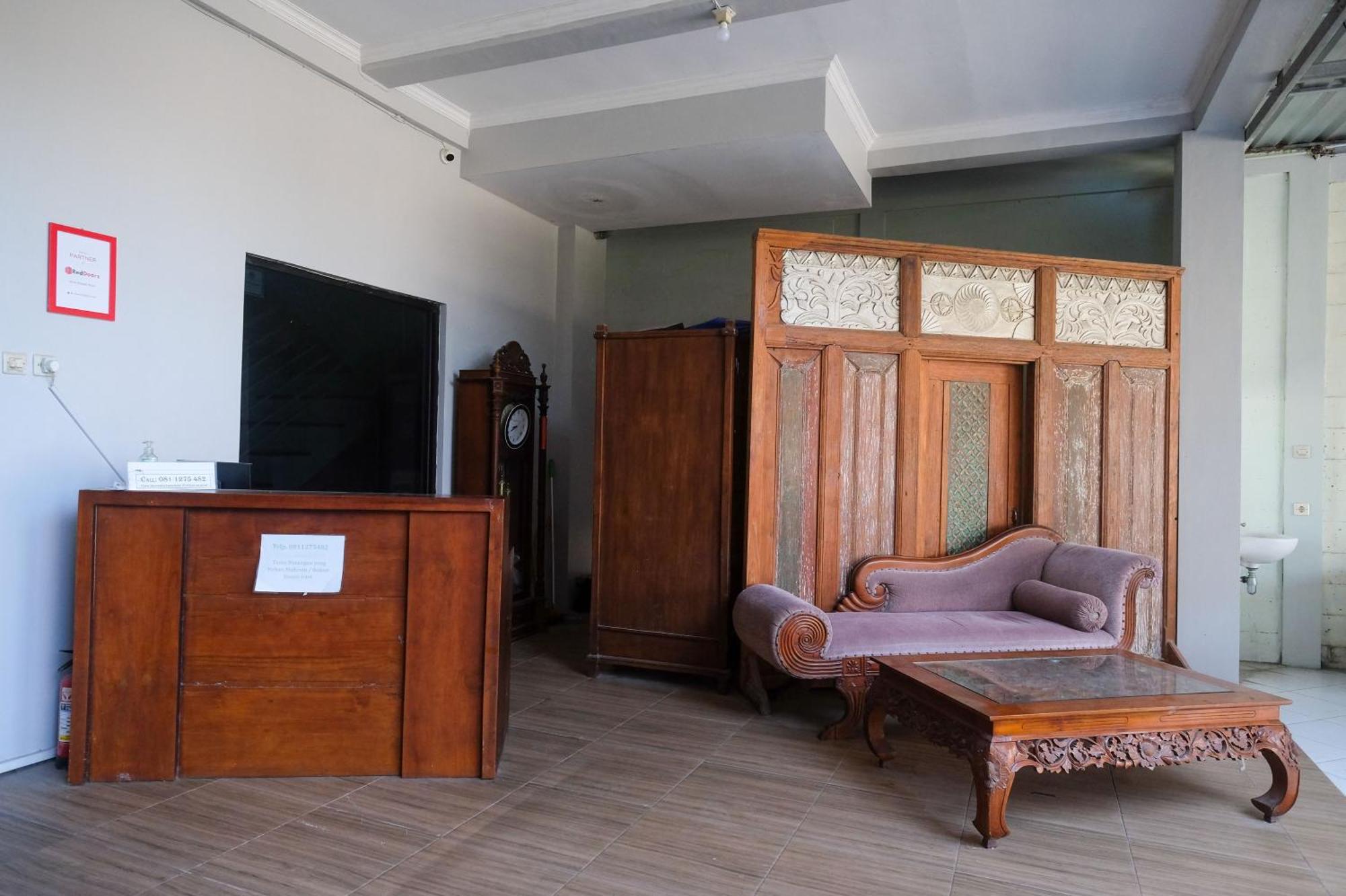 Reddoorz Syariah Near Pakuwon Mall Jogja Kejayan Ngoại thất bức ảnh