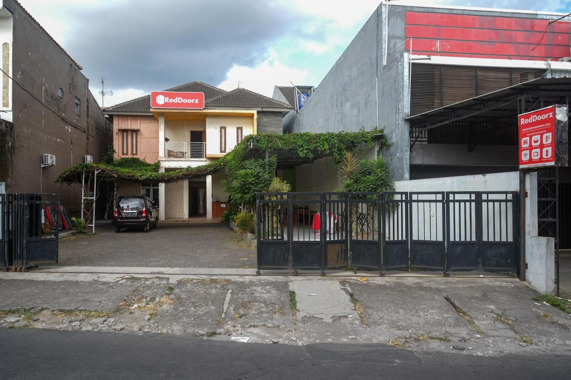 Reddoorz Syariah Near Pakuwon Mall Jogja Kejayan Ngoại thất bức ảnh