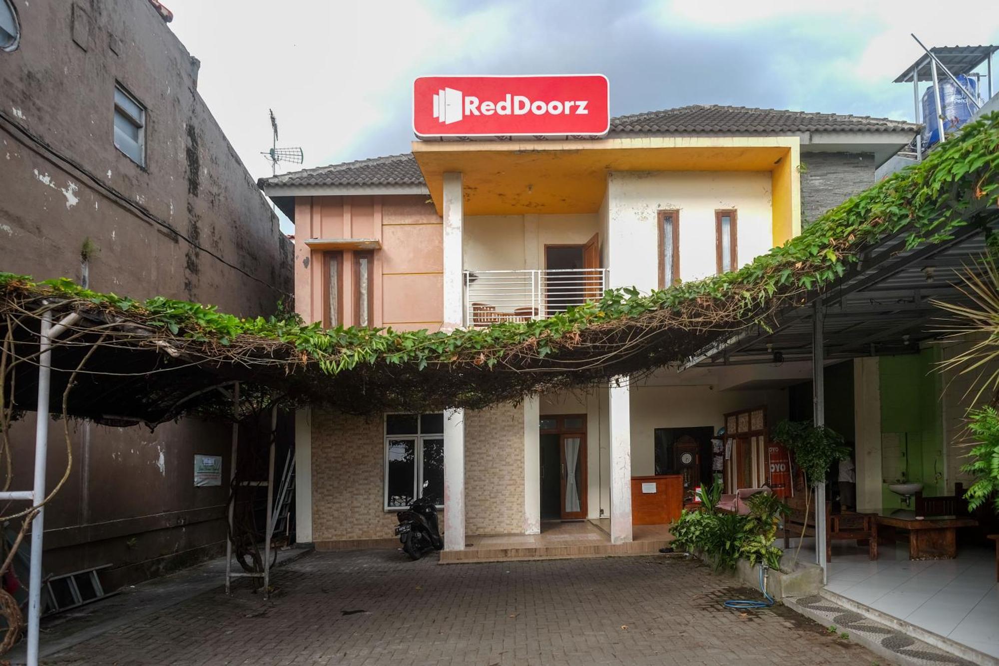 Reddoorz Syariah Near Pakuwon Mall Jogja Kejayan Ngoại thất bức ảnh